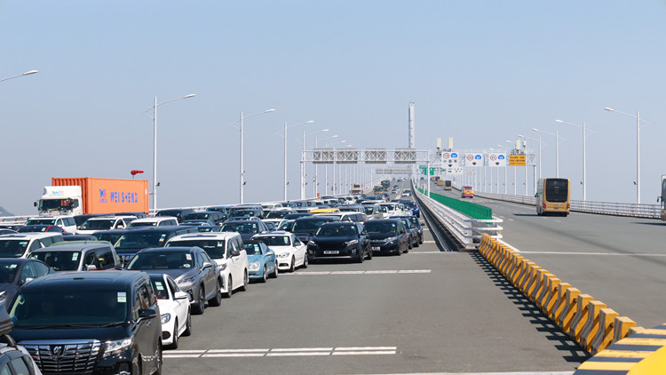 「北上潮」持續火熱！港珠澳大橋珠海公路口岸客車進境通關量創新高