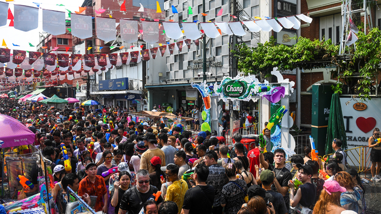 泰國潑水節慶?；顒訂?望節慶刺激旅遊經濟