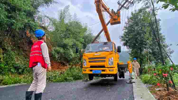 強降雨致福建多地受災 當地緊急轉移群眾近2.7萬人